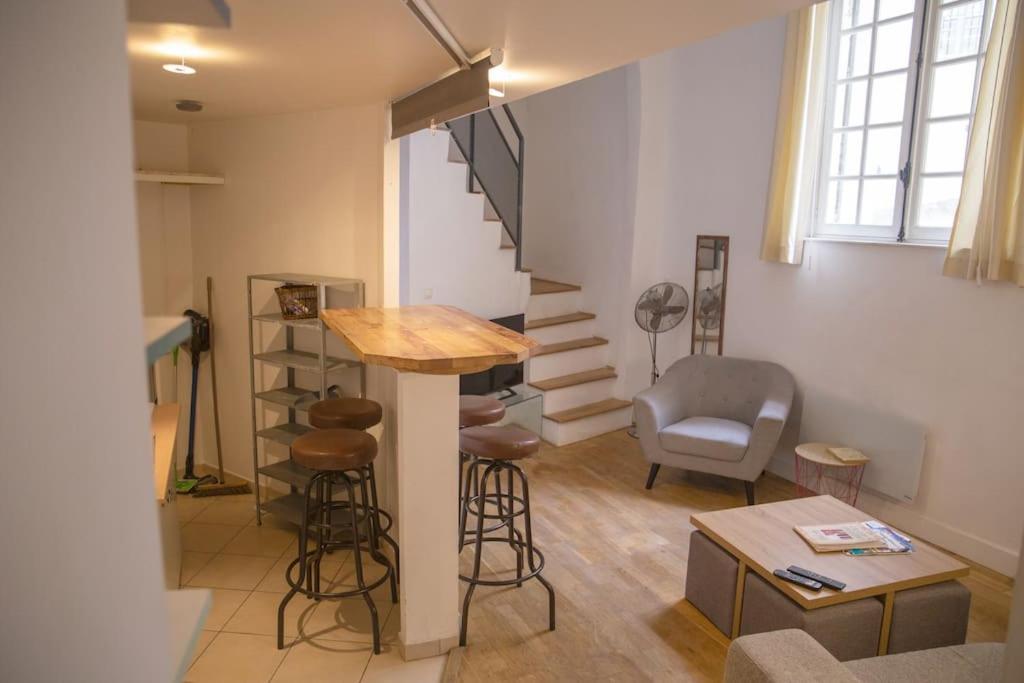شقة مونبيلييه  في L'Authentique, Duplex, Centre Historique, Wifi المظهر الخارجي الصورة