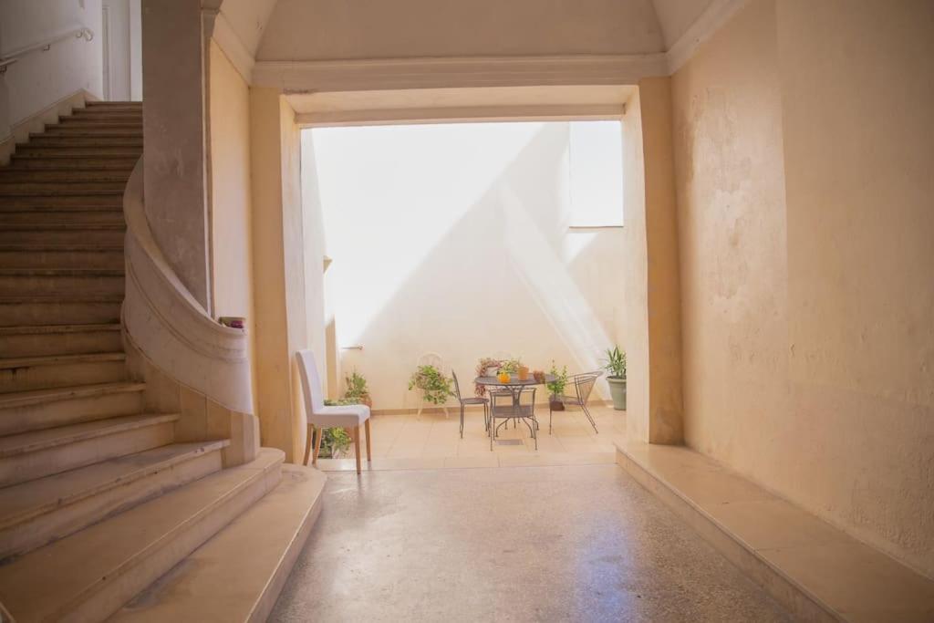 شقة مونبيلييه  في L'Authentique, Duplex, Centre Historique, Wifi المظهر الخارجي الصورة